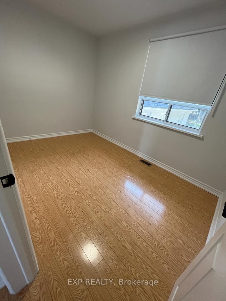 254 Hillside Drive Upper Level, Mississauga, ON L5M 1G5 photo 5