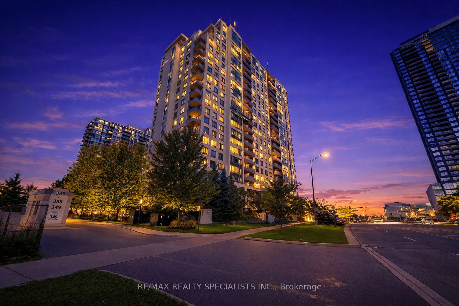 335 Rathburn Road W 707, Mississauga, ON L5B 0C8
