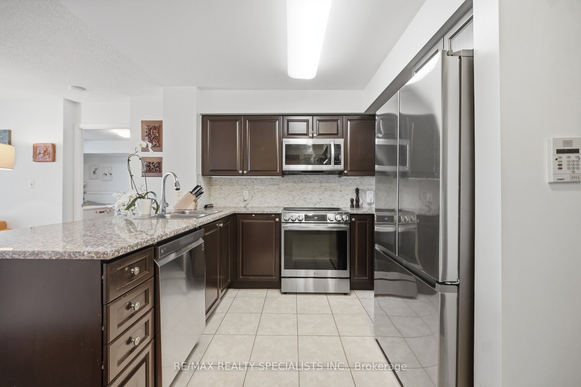 335 Rathburn Road W 707, Mississauga, ON L5B 0C8 photo 3