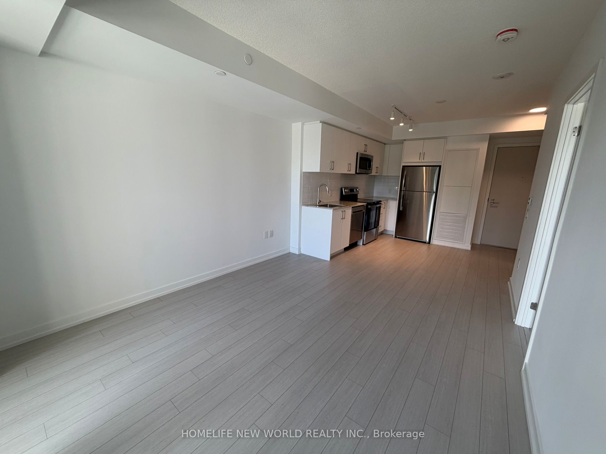 4010 Eglinton Avenue W 307, Toronto, ON M9A 0G5 photo 2