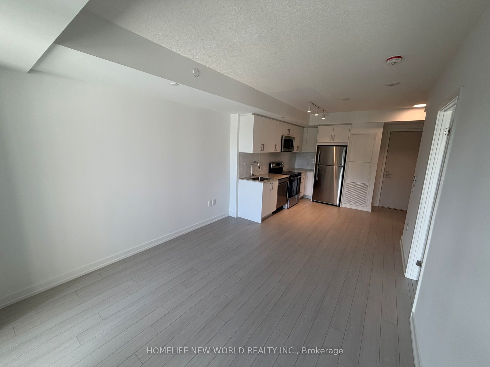 4010 Eglinton Avenue W 307, Toronto, ON M9A 0G5 photo 3