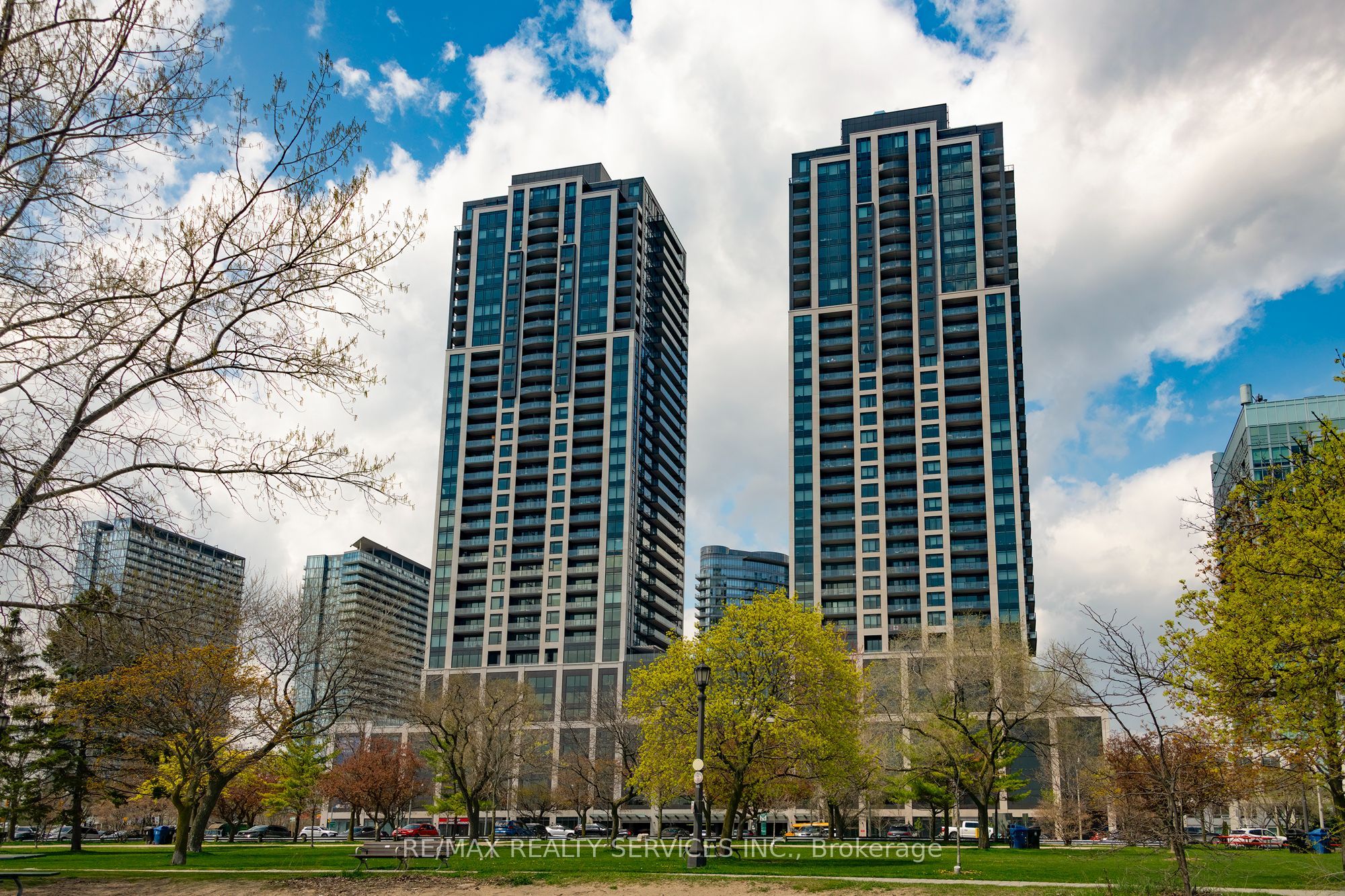 1926 Lakeshore Boulevard W 1616, Toronto, ON M6S 1A1 photo 2