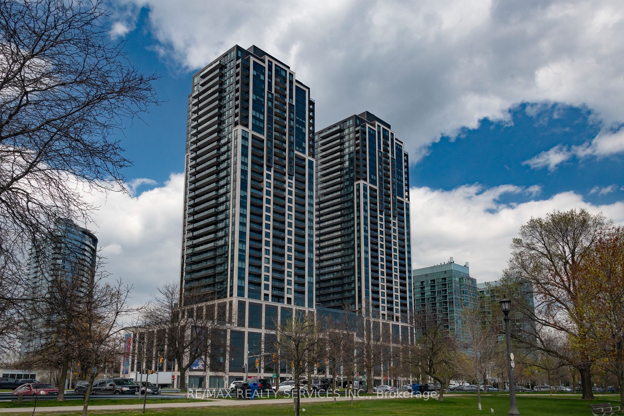 1926 Lakeshore Boulevard W 1616, Toronto, ON M6S 1A1 photo 3