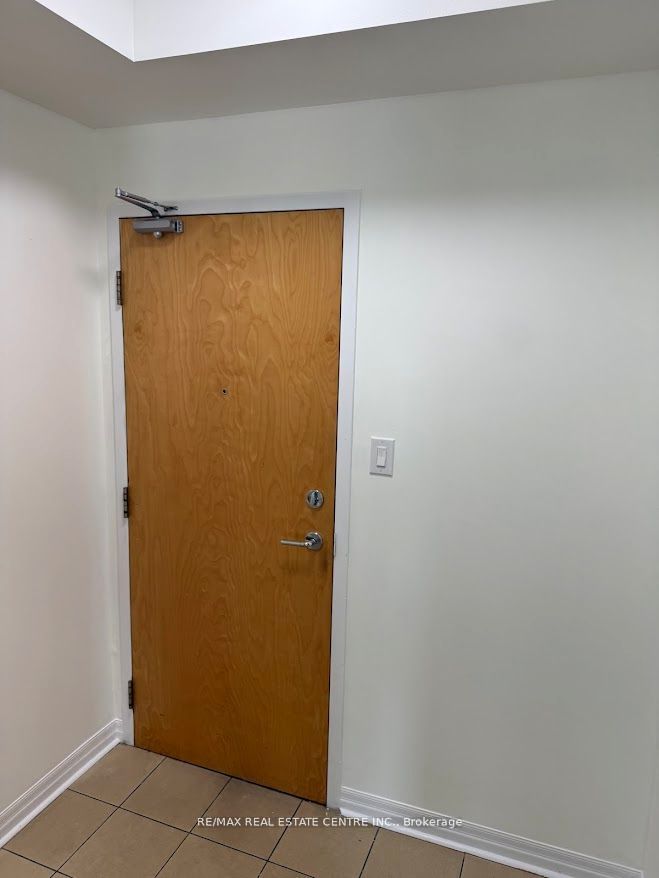 3515 Kariya Dr Drive 1705, Mississauga, ON L5B 0C1 photo 4