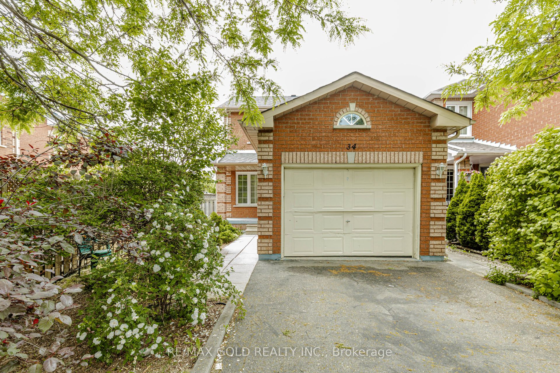 34 White Tail Crescent, Brampton, ON L6Y 5C2 photo 2