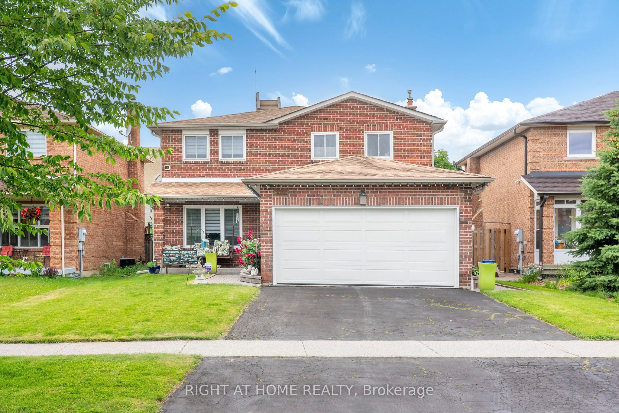 7 Polygon Court, Brampton, ON L6Z 3X8 photo 2