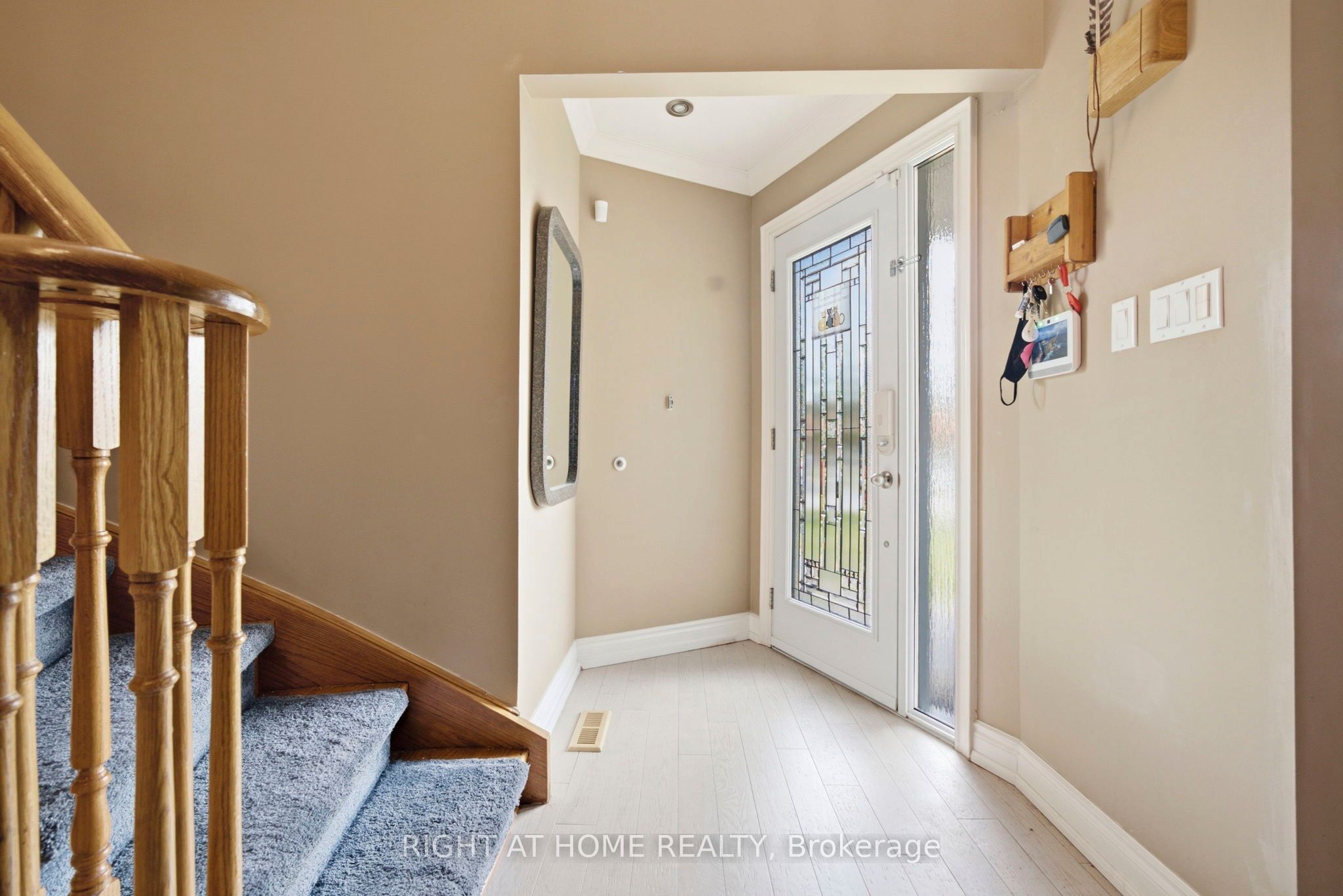 7 Polygon Court, Brampton, ON L6Z 3X8 photo 3