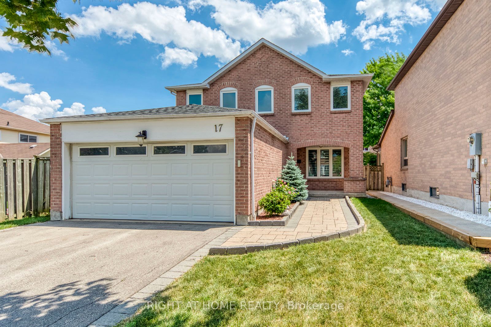 17 Nickel Crescent, Brampton, ON L6S 4W3 photo 2