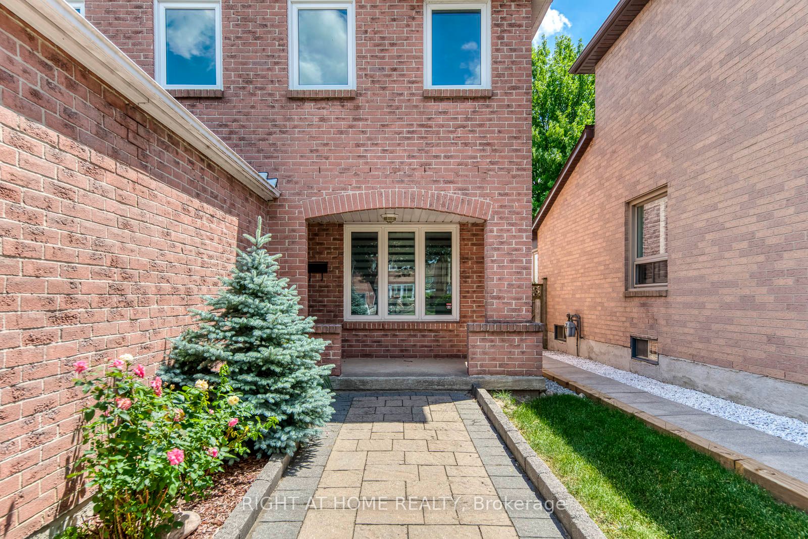 17 Nickel Crescent, Brampton, ON L6S 4W3 photo 3