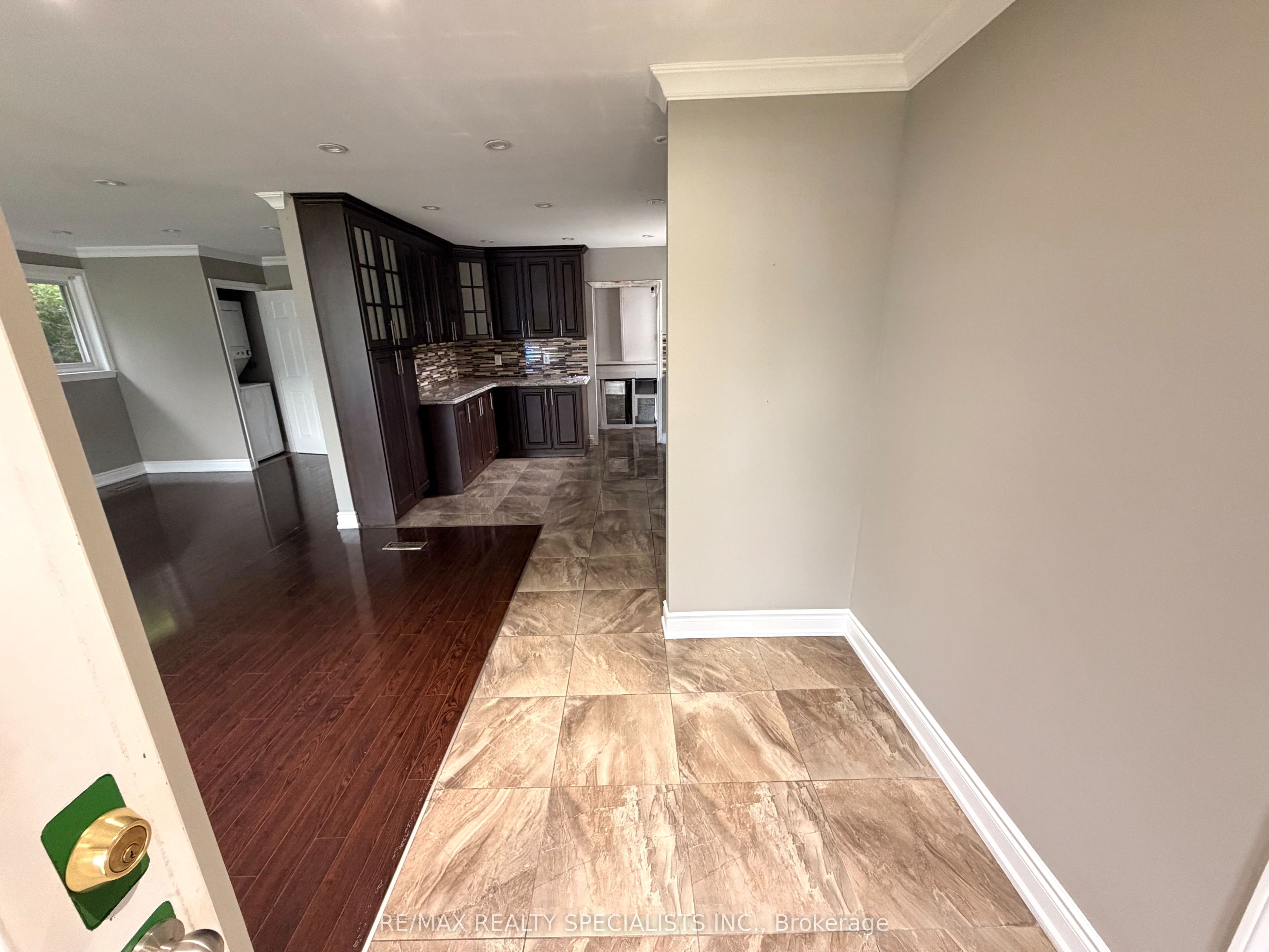 22 Beechwood Crescent, Brampton, ON L6T 1Y1 photo 4