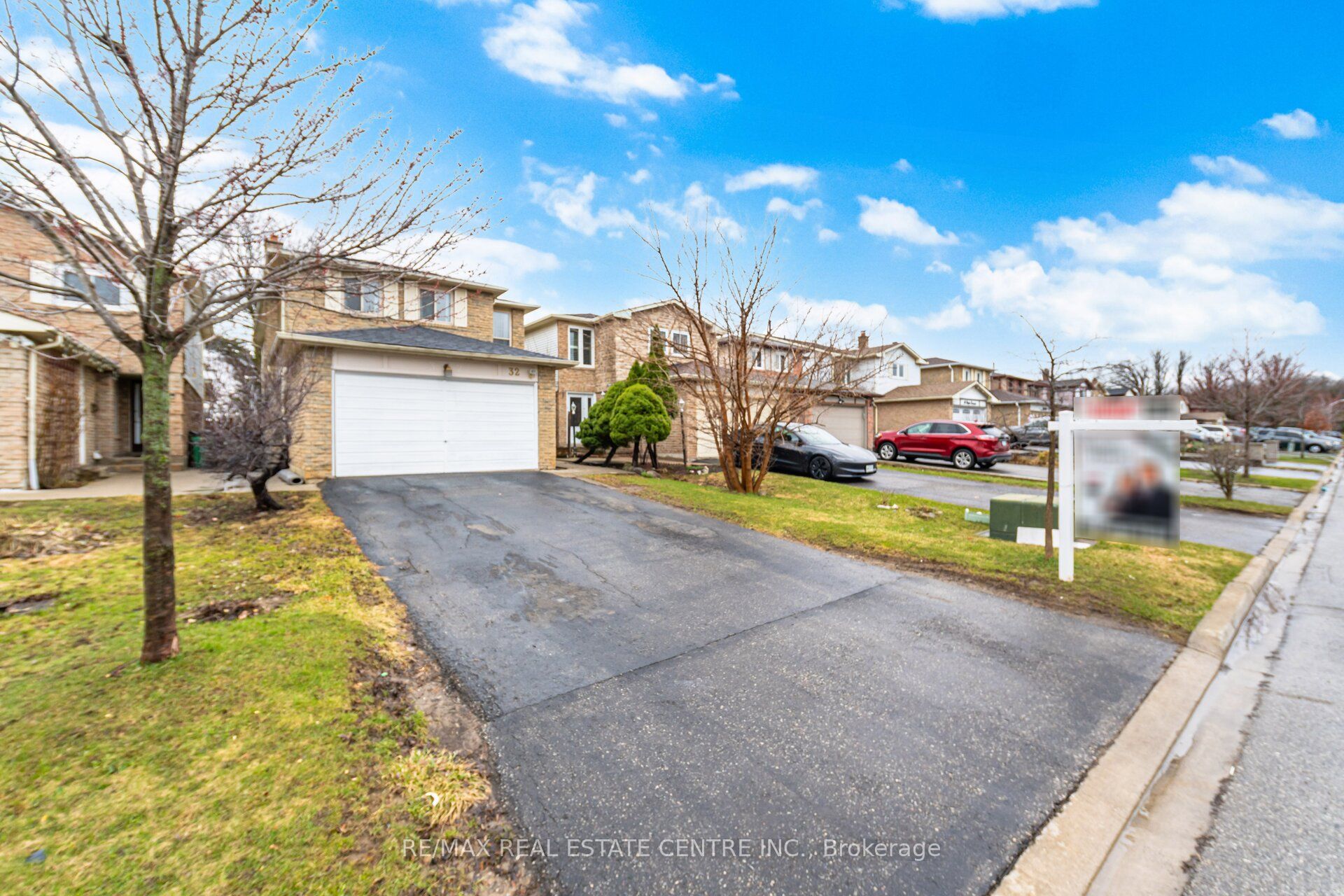 32 Dafoe Crescent, Brampton, ON L6Y 2L2 photo 3
