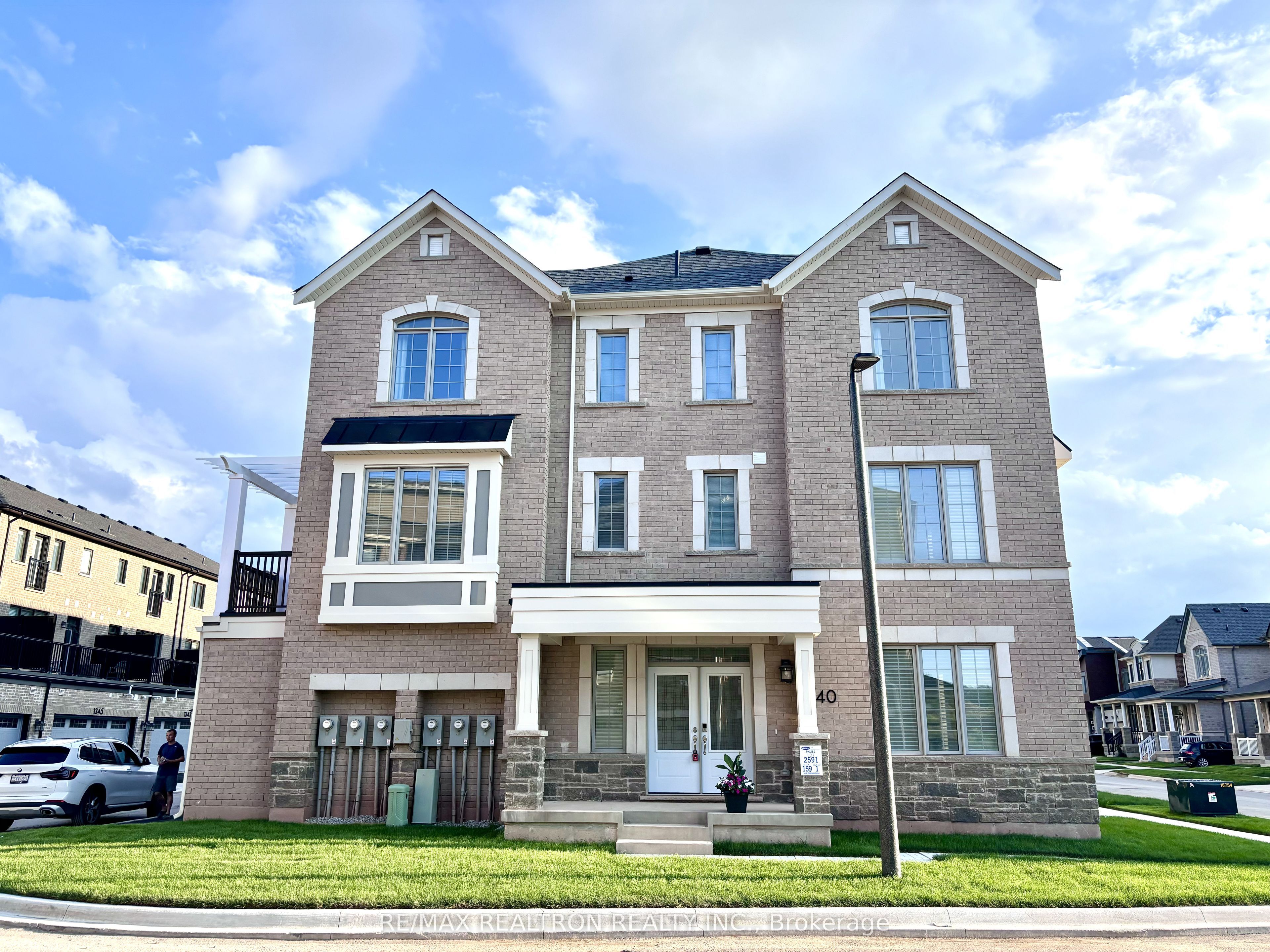 1340 Ripplewood Avenue, Oakville, ON L6M 5P1