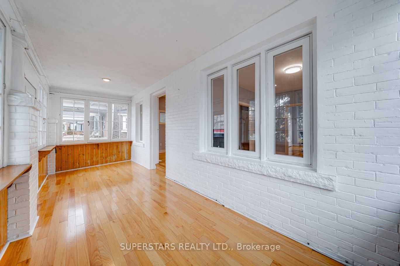 1587 DUFFERIN Street W, Toronto, ON M6H 3L5 photo 3