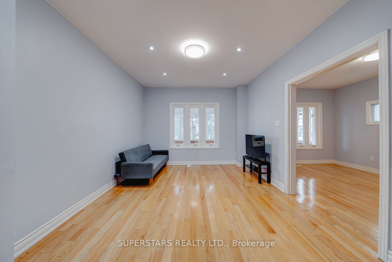 1587 DUFFERIN Street W, Toronto, ON M6H 3L5 photo 4