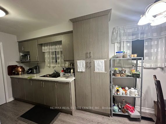 2399 Culver Way, Mississauga, ON L5B 2P8 photo 5