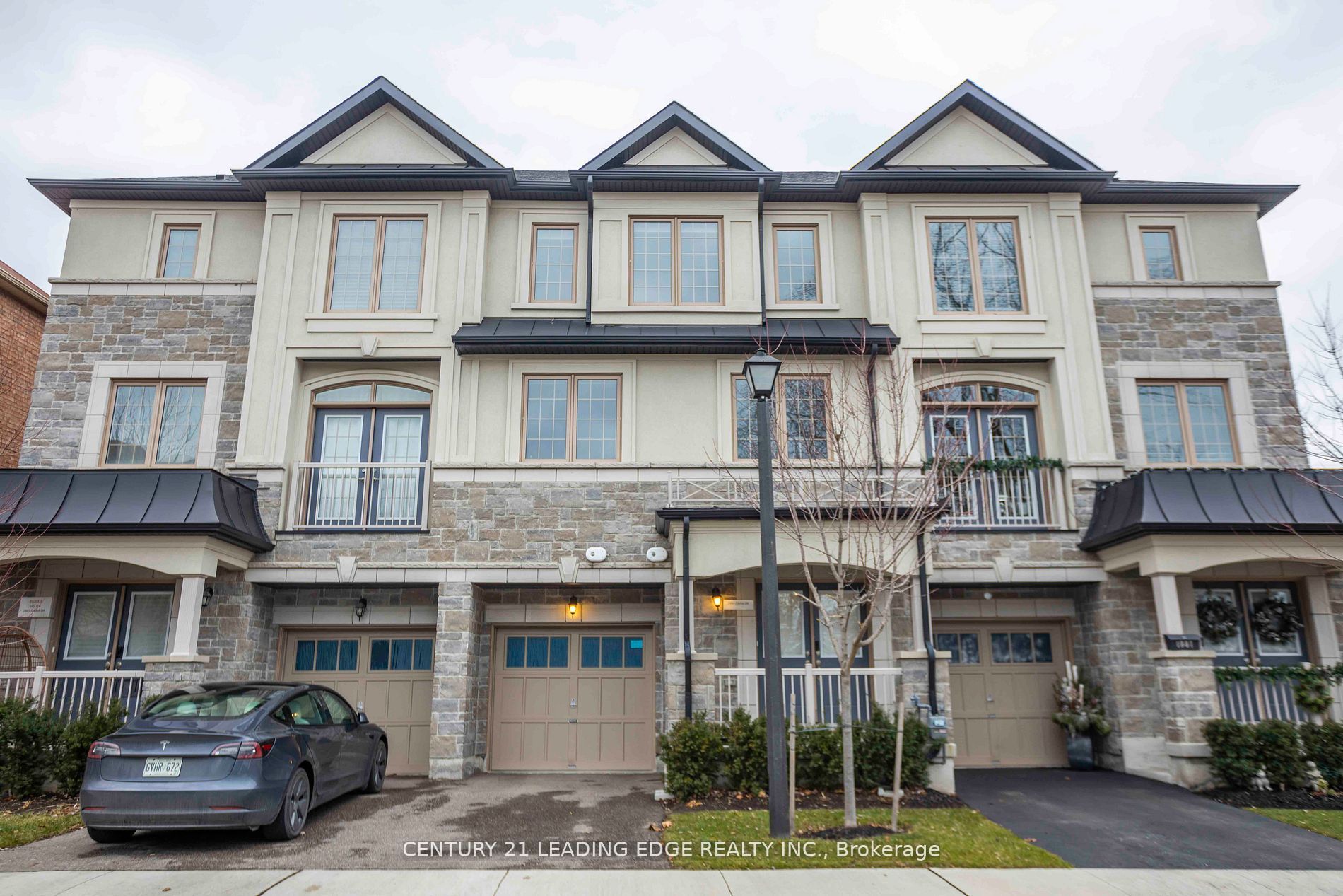 1983 Oana Drive, Mississauga, ON L5J 0A4 photo 2