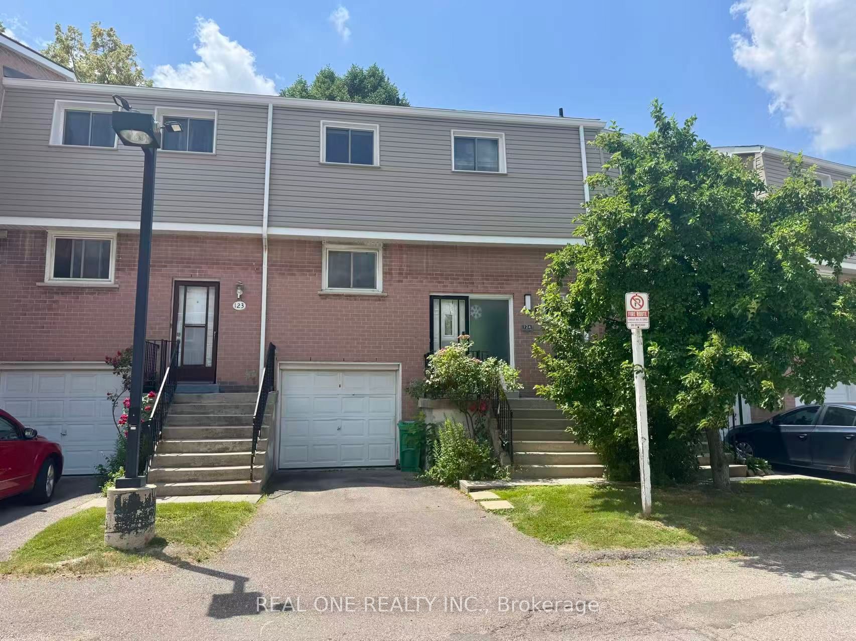 400 Mississauga Valley Boulevard 124, Mississauga, ON L5A 3N6