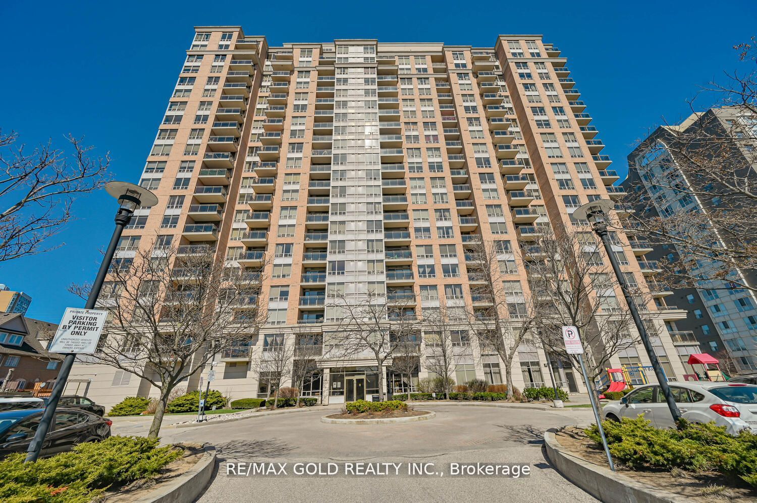 55 Strathaven Drive 1411, Mississauga, ON L5R 4G9