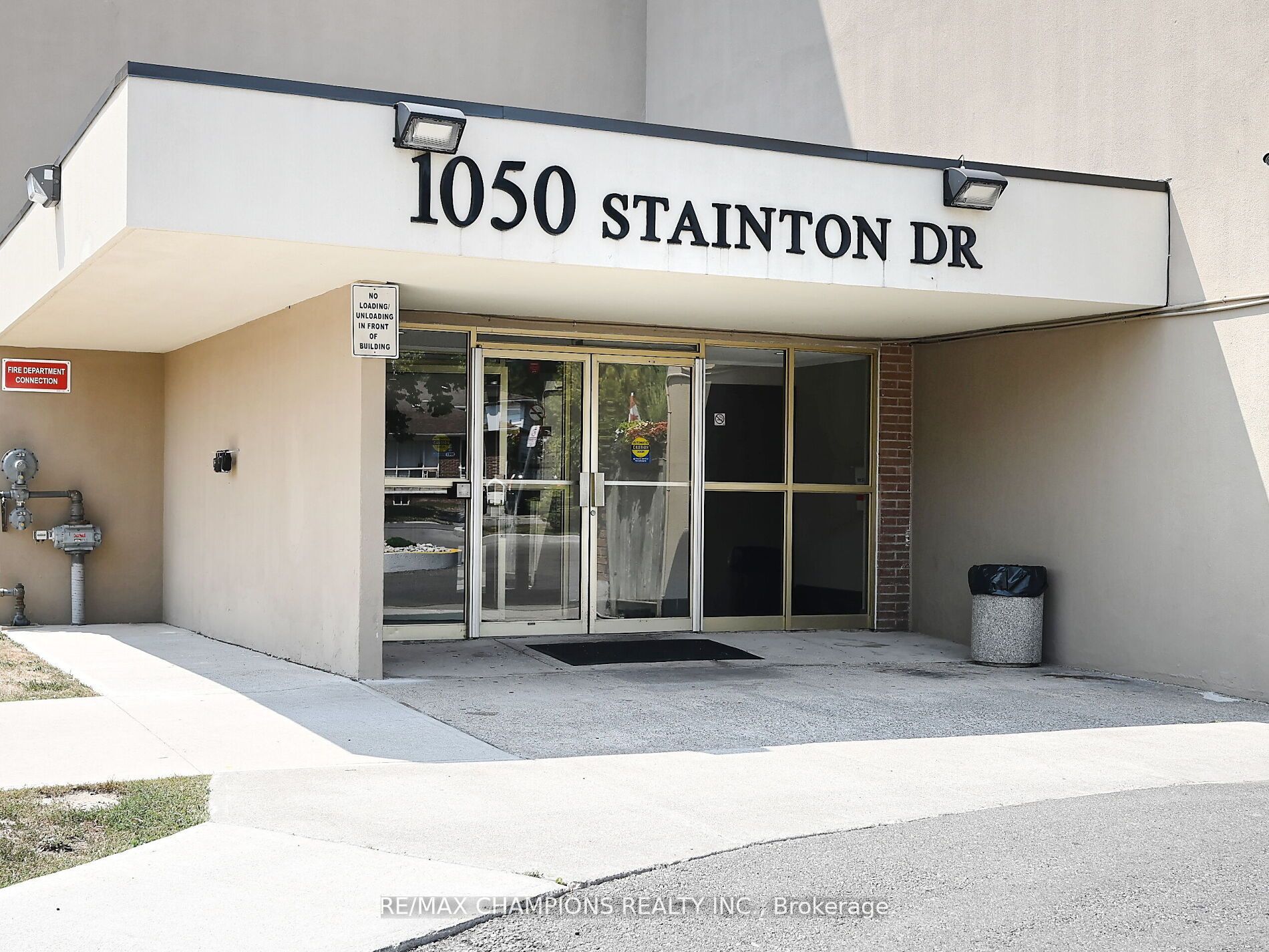 1050 Stainton Drive E 112, Mississauga, ON L5C 2T7 photo 2
