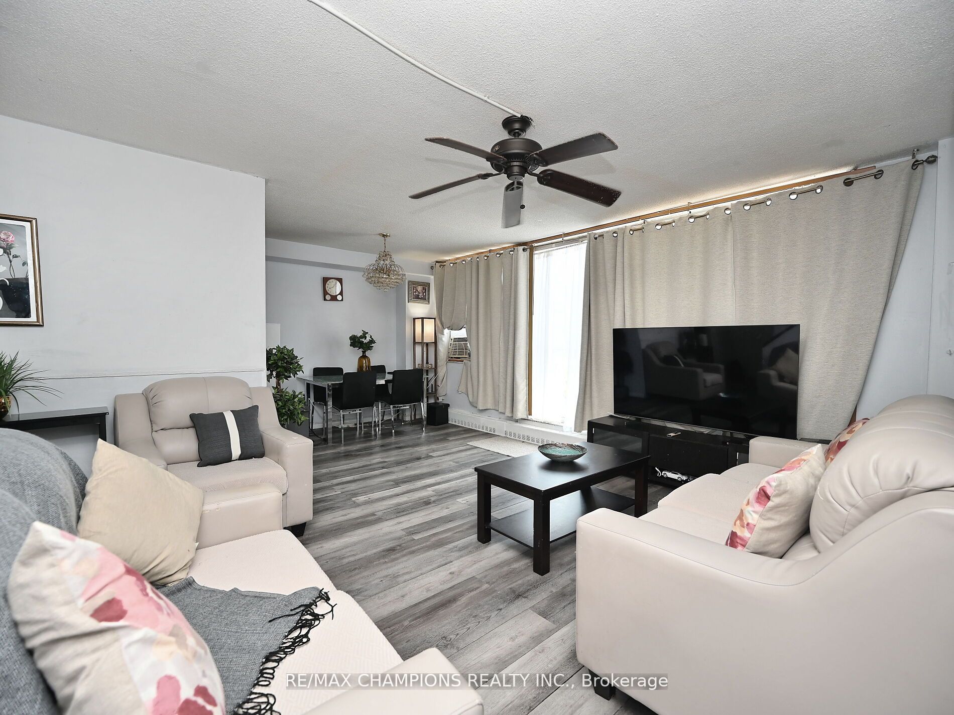 1050 Stainton Drive E 112, Mississauga, ON L5C 2T7 photo 4