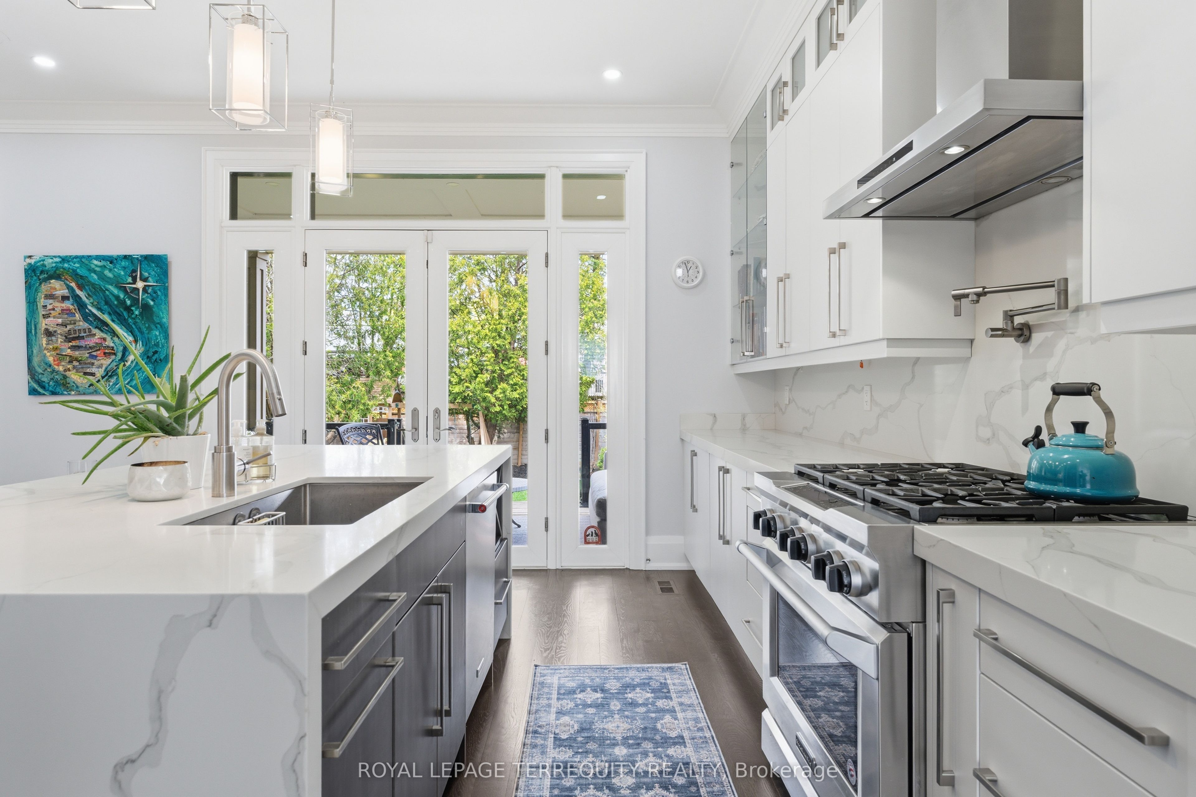 130 Edgecroft Road, Toronto, ON M8Z 2C3