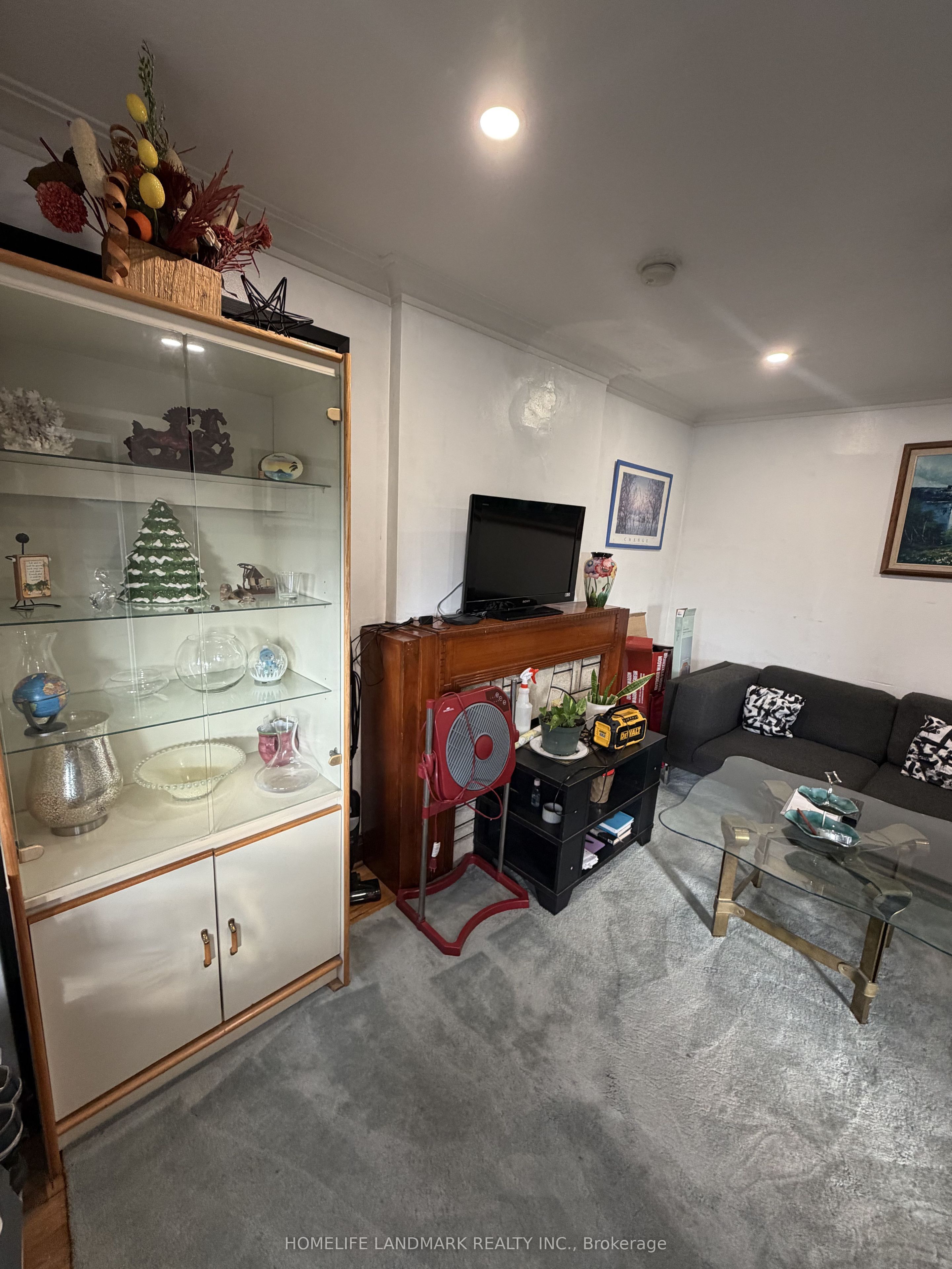 131 Cameron Avenue, Toronto, ON M6M 1R6 photo 3