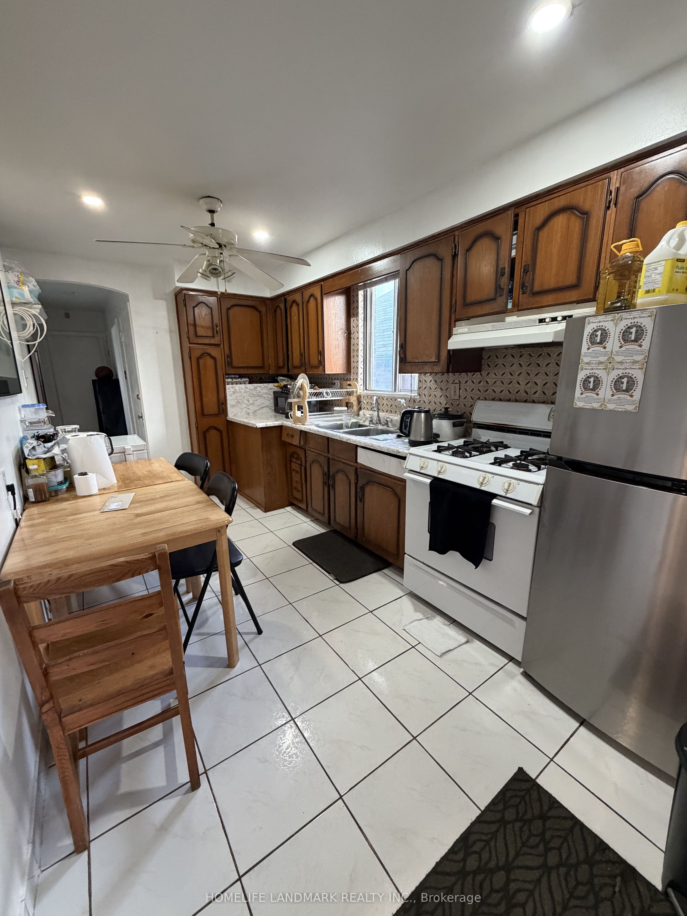 131 Cameron Avenue, Toronto, ON M6M 1R6 photo 5