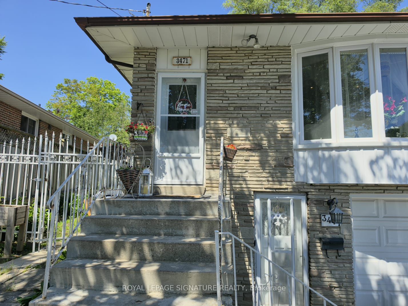 3471 The Credit Woodlands Drive Upper, Mississauga, ON L5C 2K5 photo 2