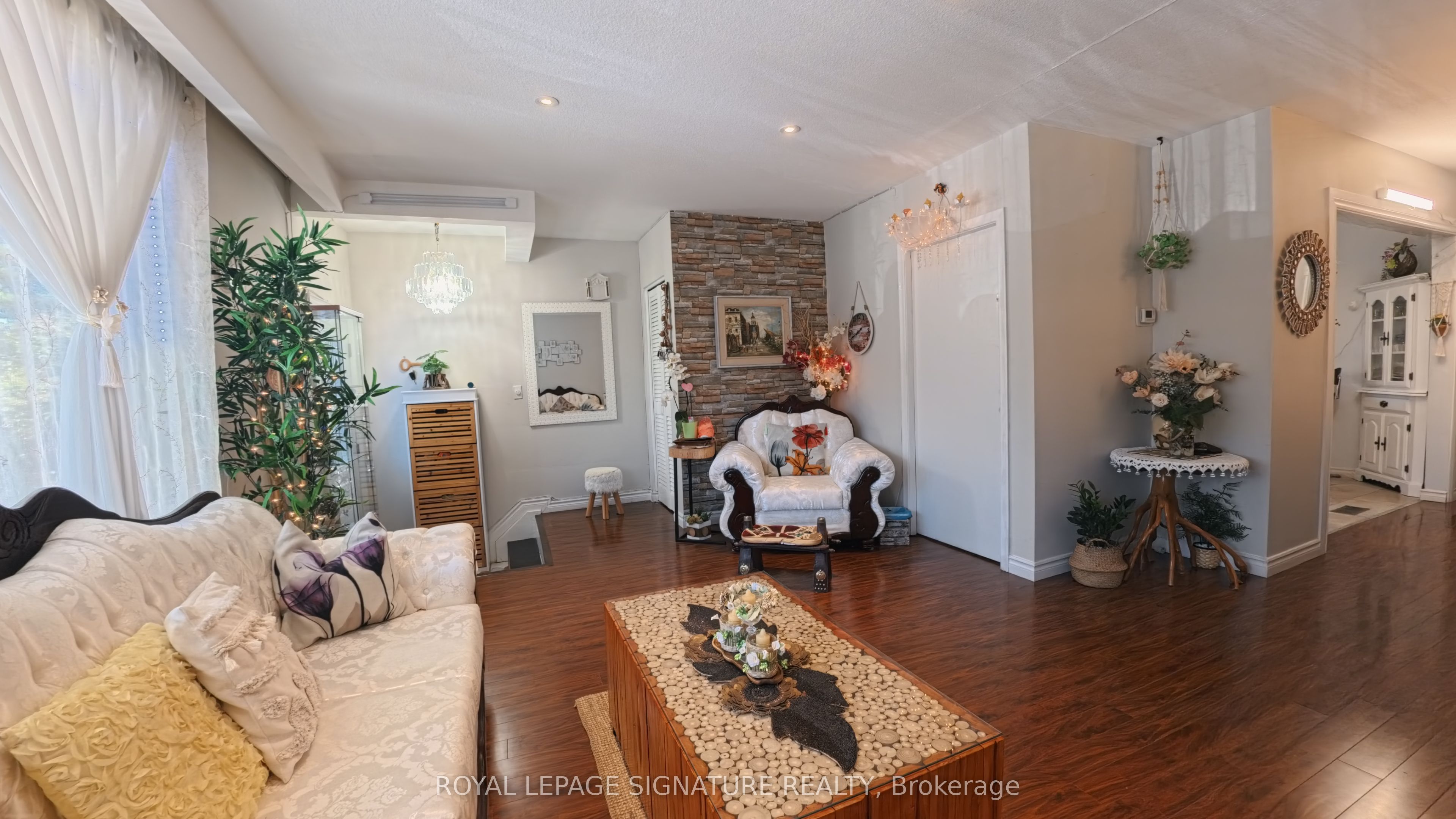 3471 The Credit Woodlands Drive Upper, Mississauga, ON L5C 2K5 photo 4