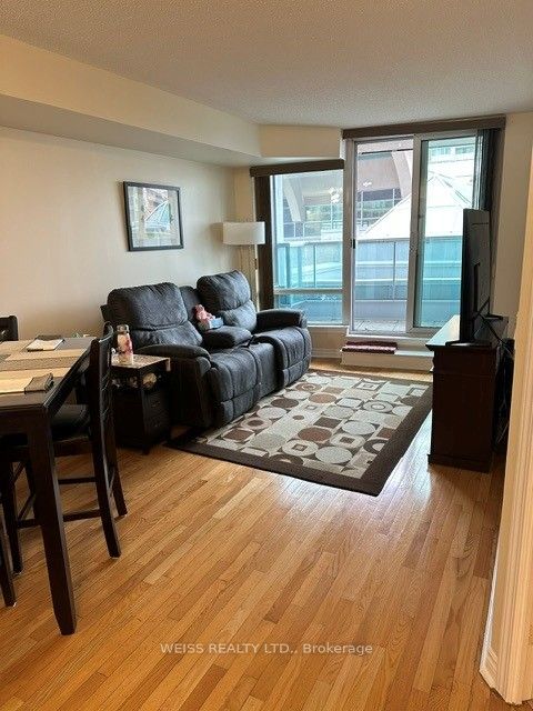 33 Elm Drive 310, Mississauga, ON L5B 4M2 photo 4