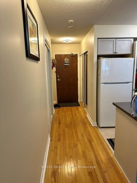 33 Elm Drive 310, Mississauga, ON L5B 4M2 photo 5