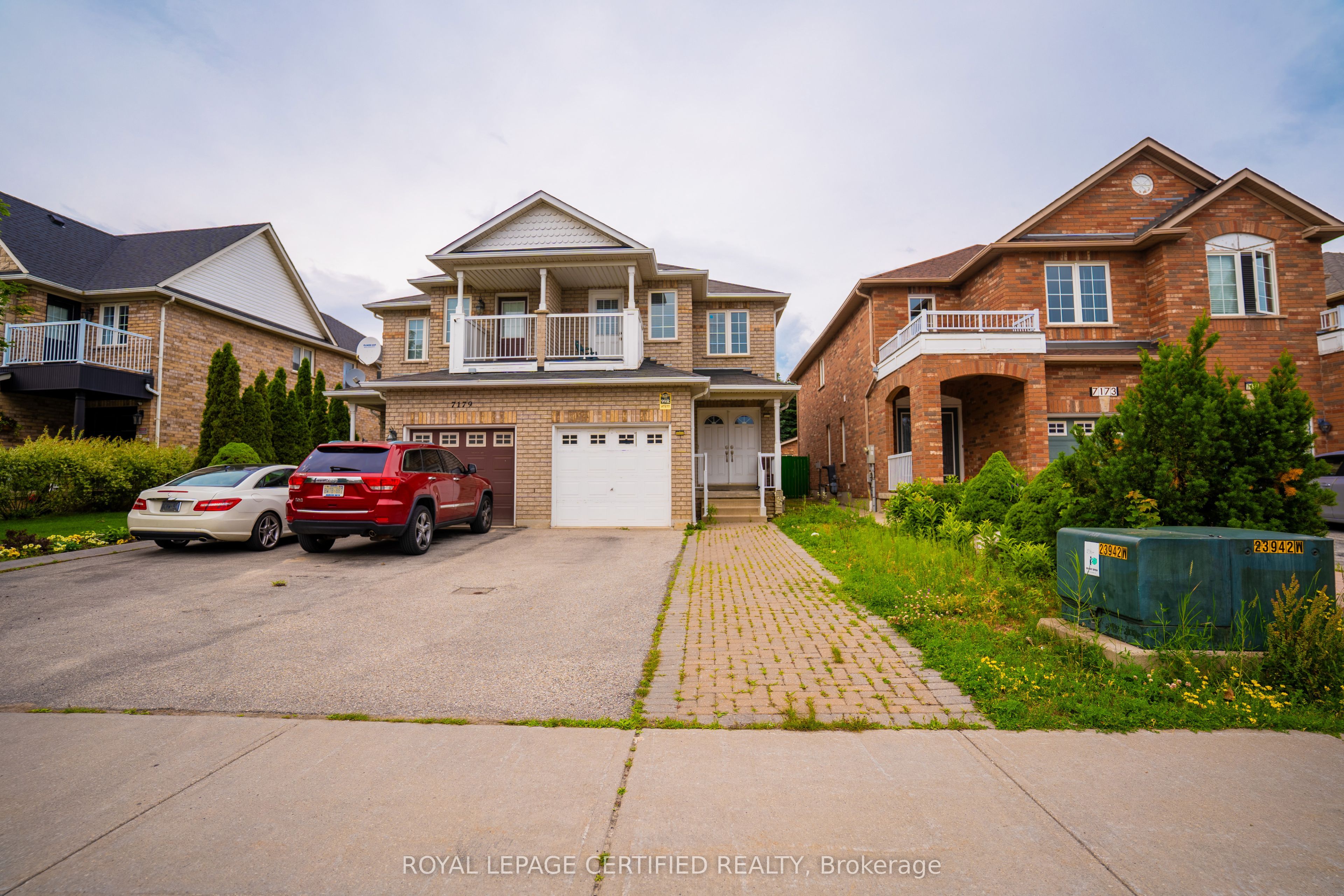 7177 Village Walk, Mississauga, ON L5W 1X2 photo 2