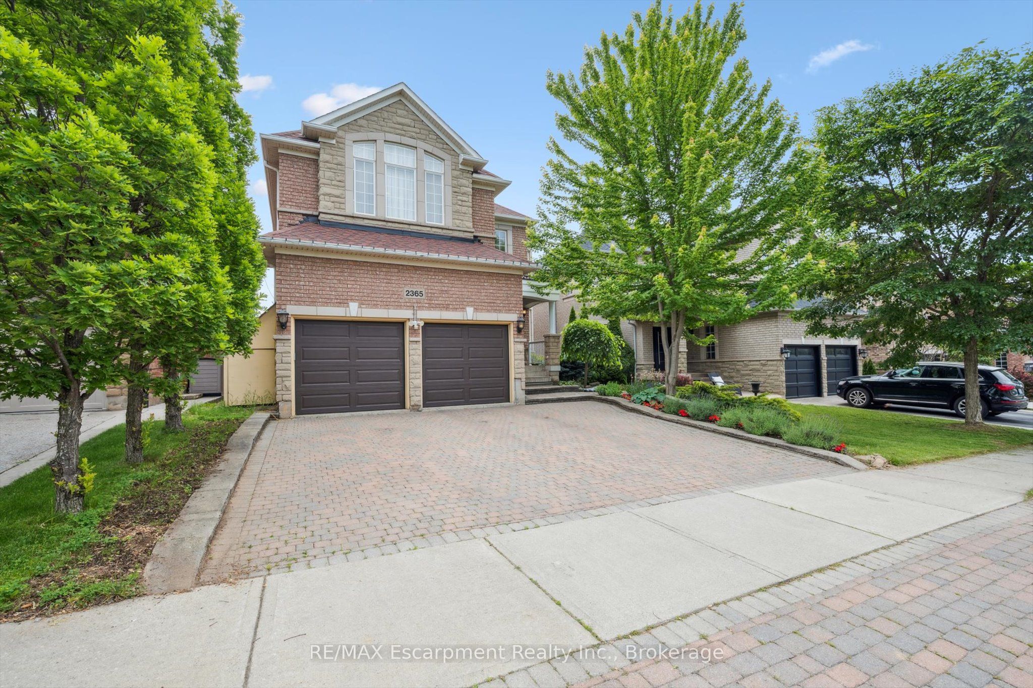 2365 Hertfordshire Way, Oakville, ON L6H 7M9 photo 2