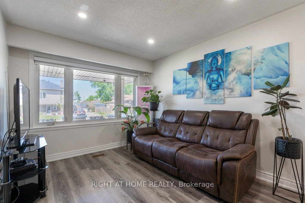 4 Fennimore Crescent, Toronto, ON M3N 1G8 photo 5
