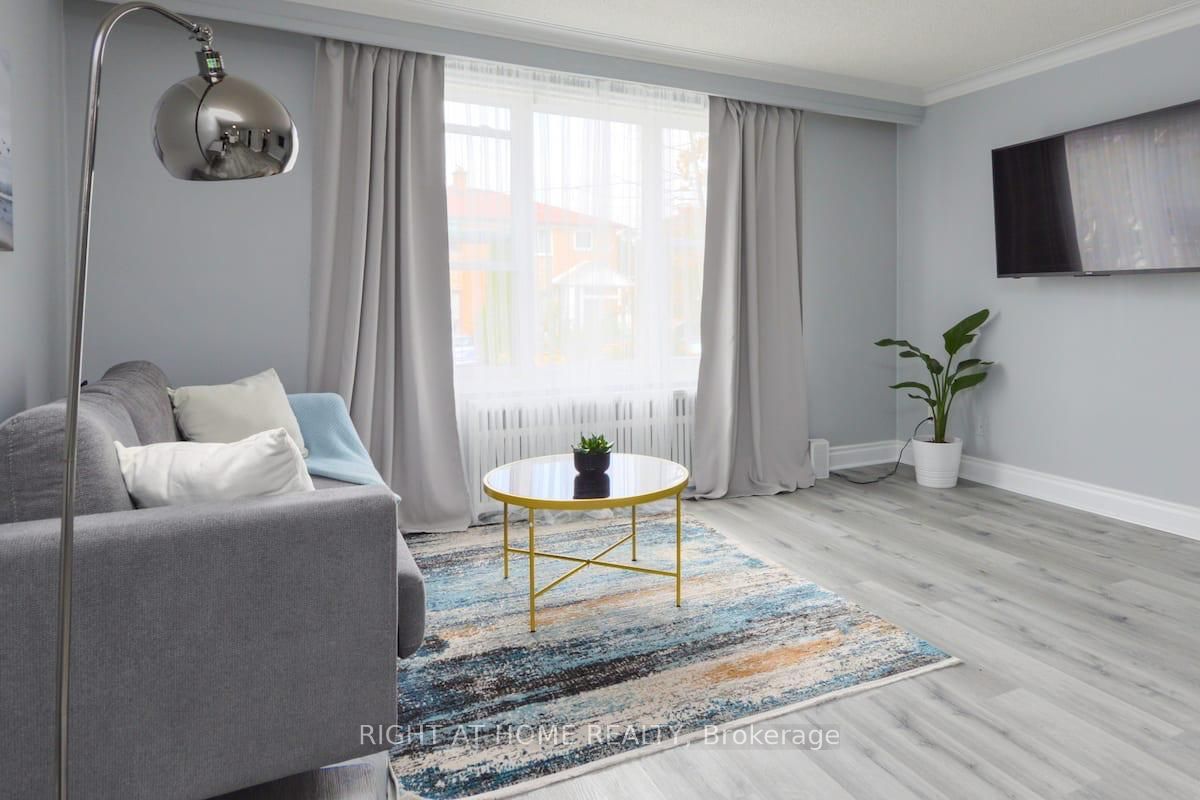 9 Donald Avenue, Toronto, ON M6M 1J7 photo 5