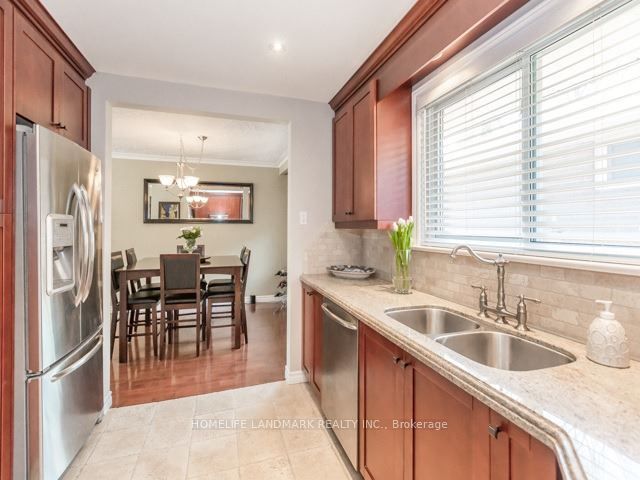 40 Carsbrooke Road, Toronto, ON M9C 3C1 photo 3