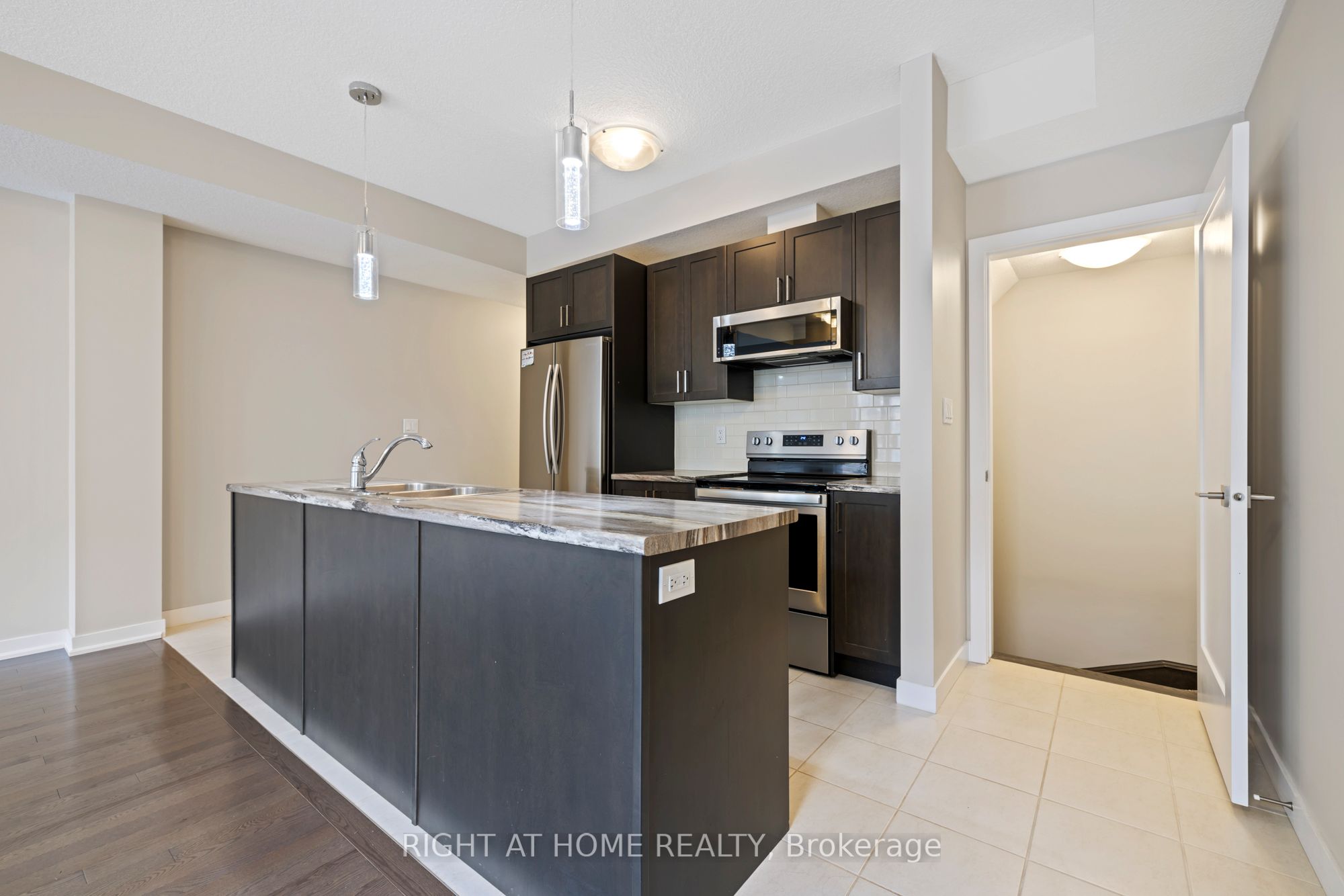 445 Ontario Street S 56, Milton, ON L9T 9K4 photo 5