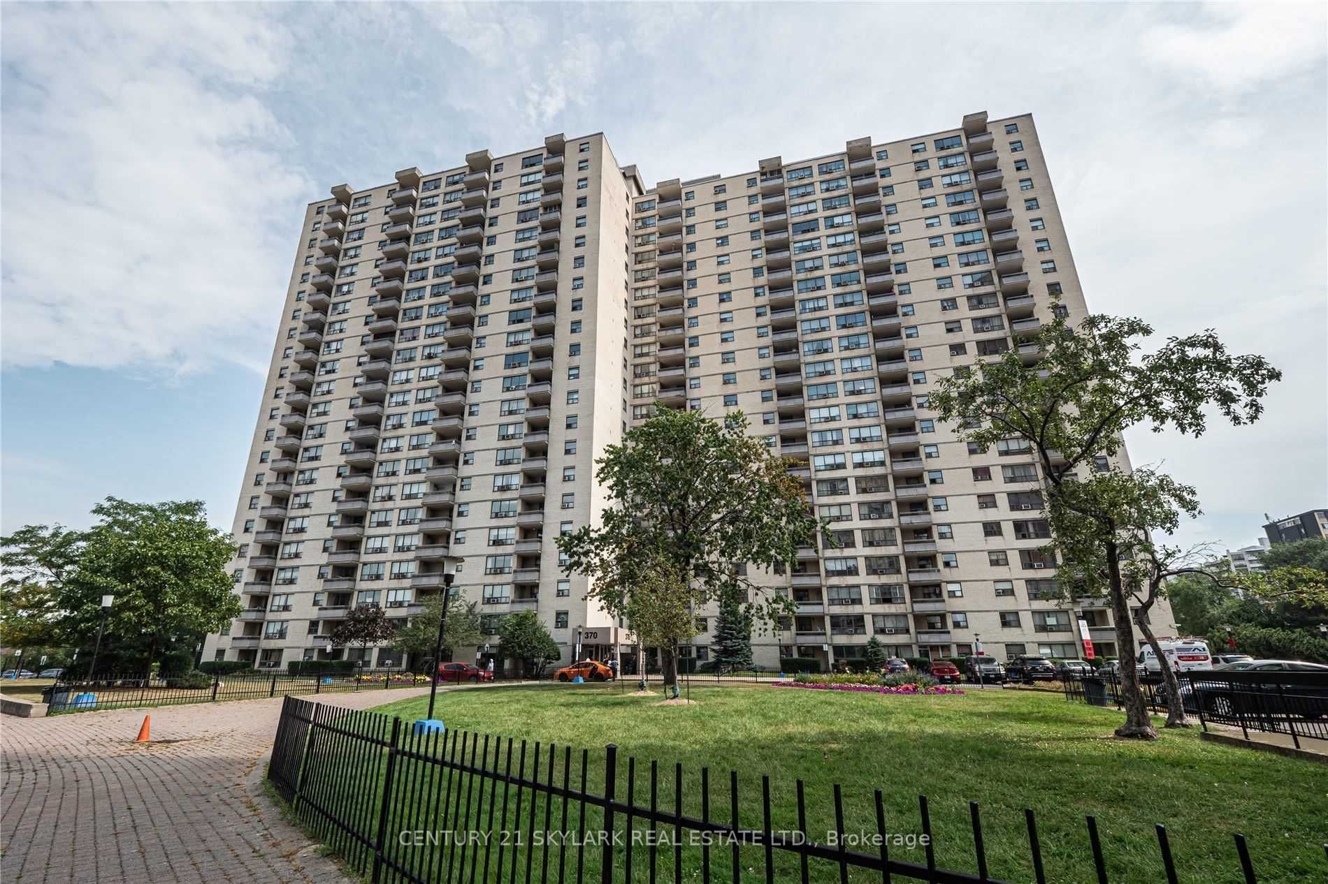 370 Dixon Road 1601, Toronto, ON M9R 1T2