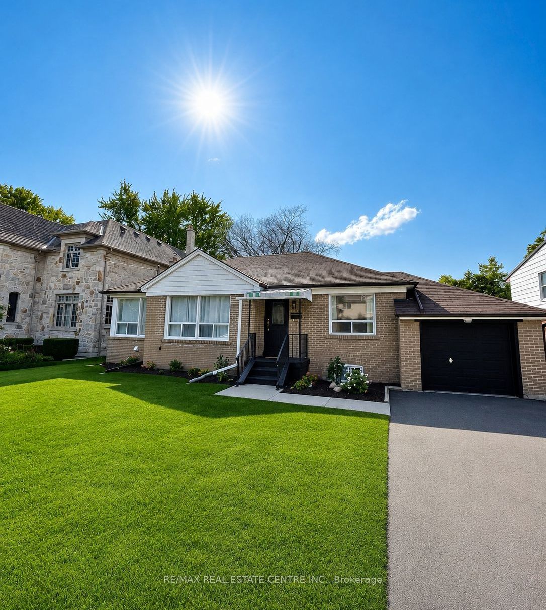 24 Smithwood Drive, Toronto, ON M9B 4R8 photo 2