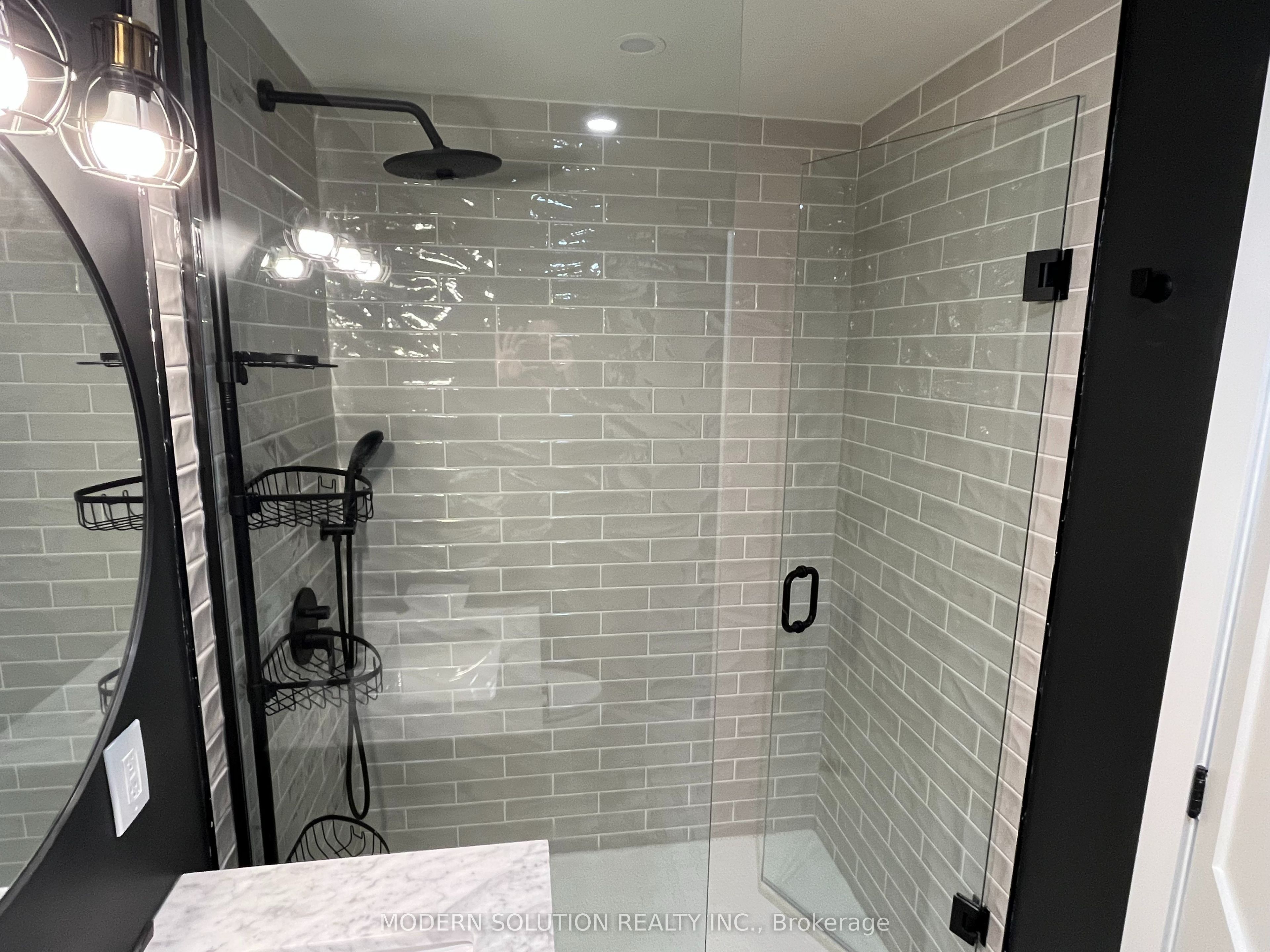 23 Tilden Crescent, Toronto, ON M9P 1V6 photo 2