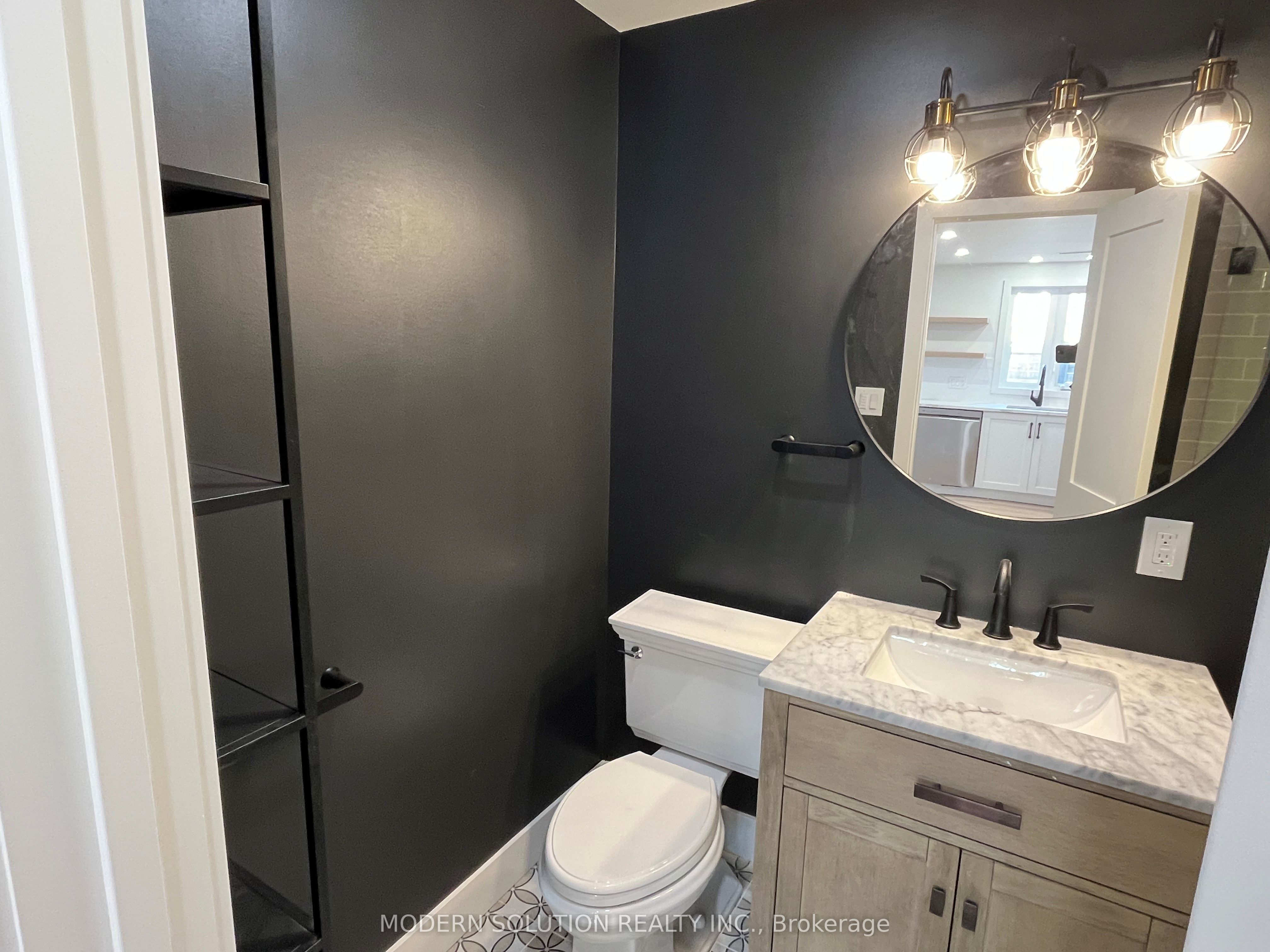 23 Tilden Crescent, Toronto, ON M9P 1V6 photo 3