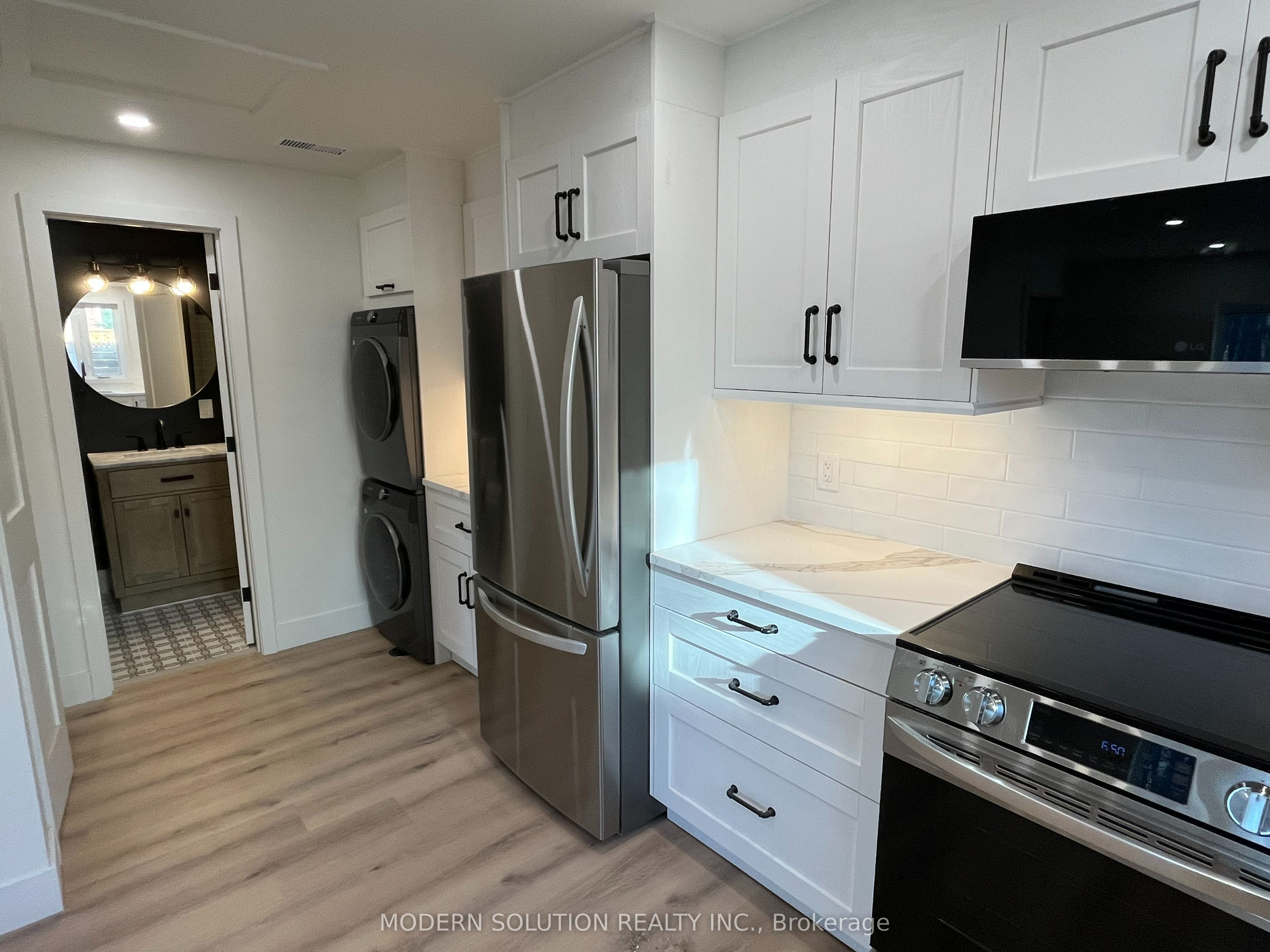 23 Tilden Crescent, Toronto, ON M9P 1V6 photo 5