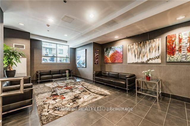 812 Landsdowne Avenue 1209, Toronto, ON M6H 4K5 photo 2