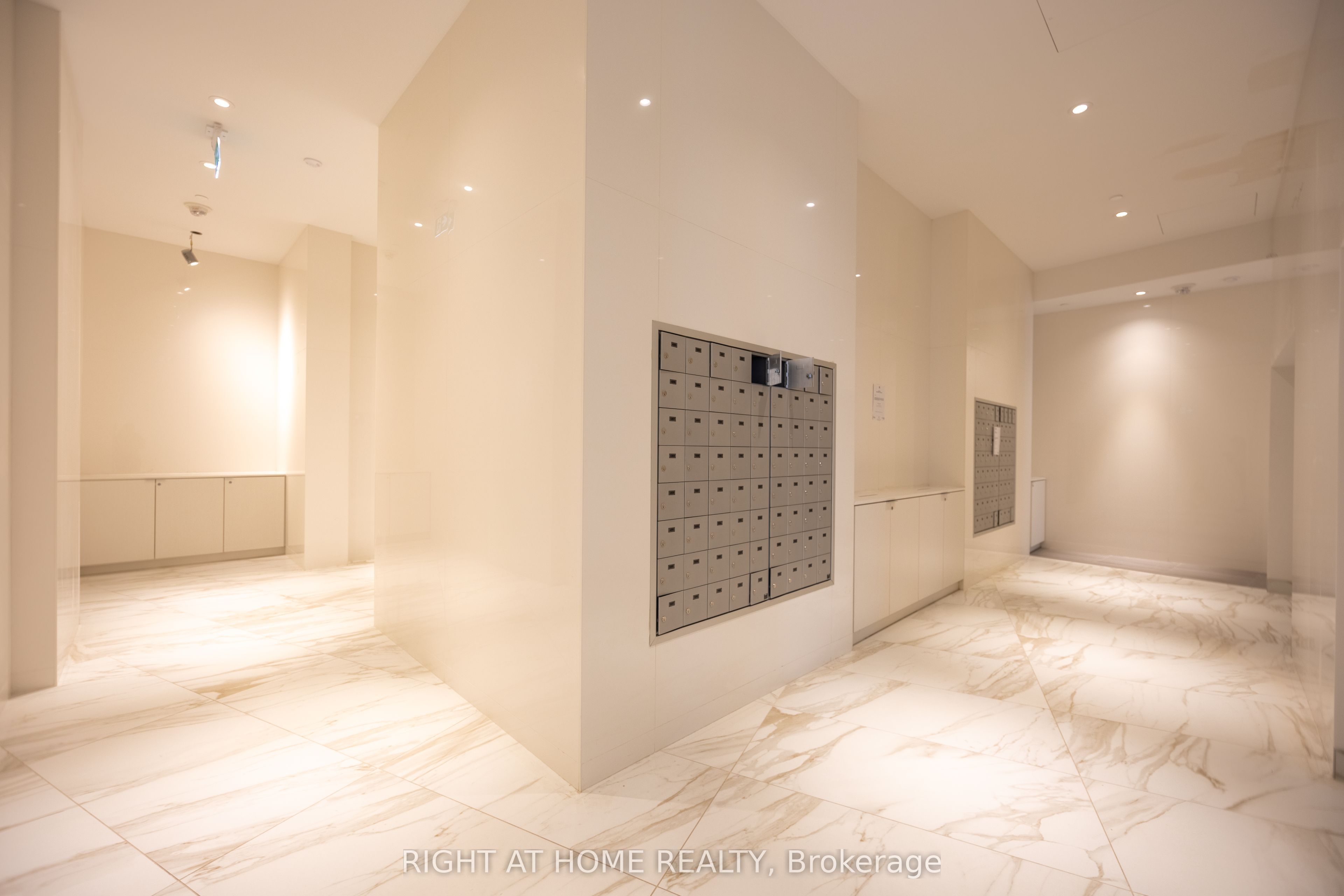 3883 Quartz Road 1601, Mississauga, ON L5B 0M4 photo 4