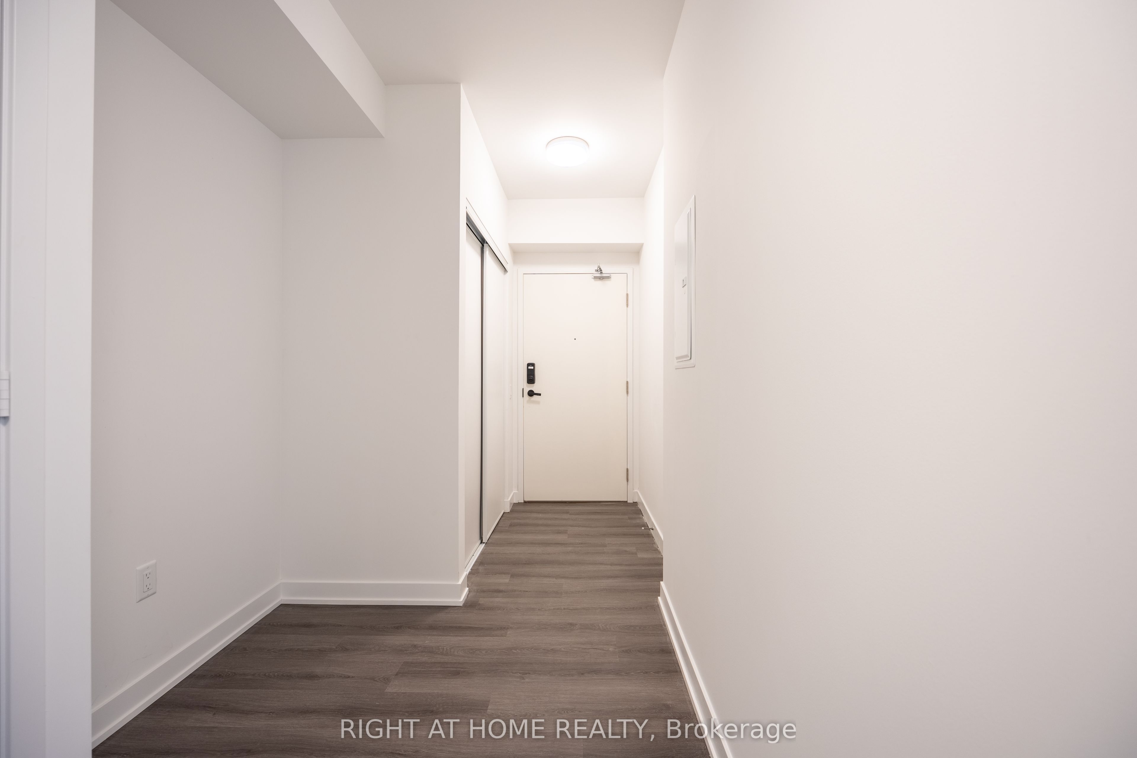 3883 Quartz Road 1601, Mississauga, ON L5B 0M4 photo 5