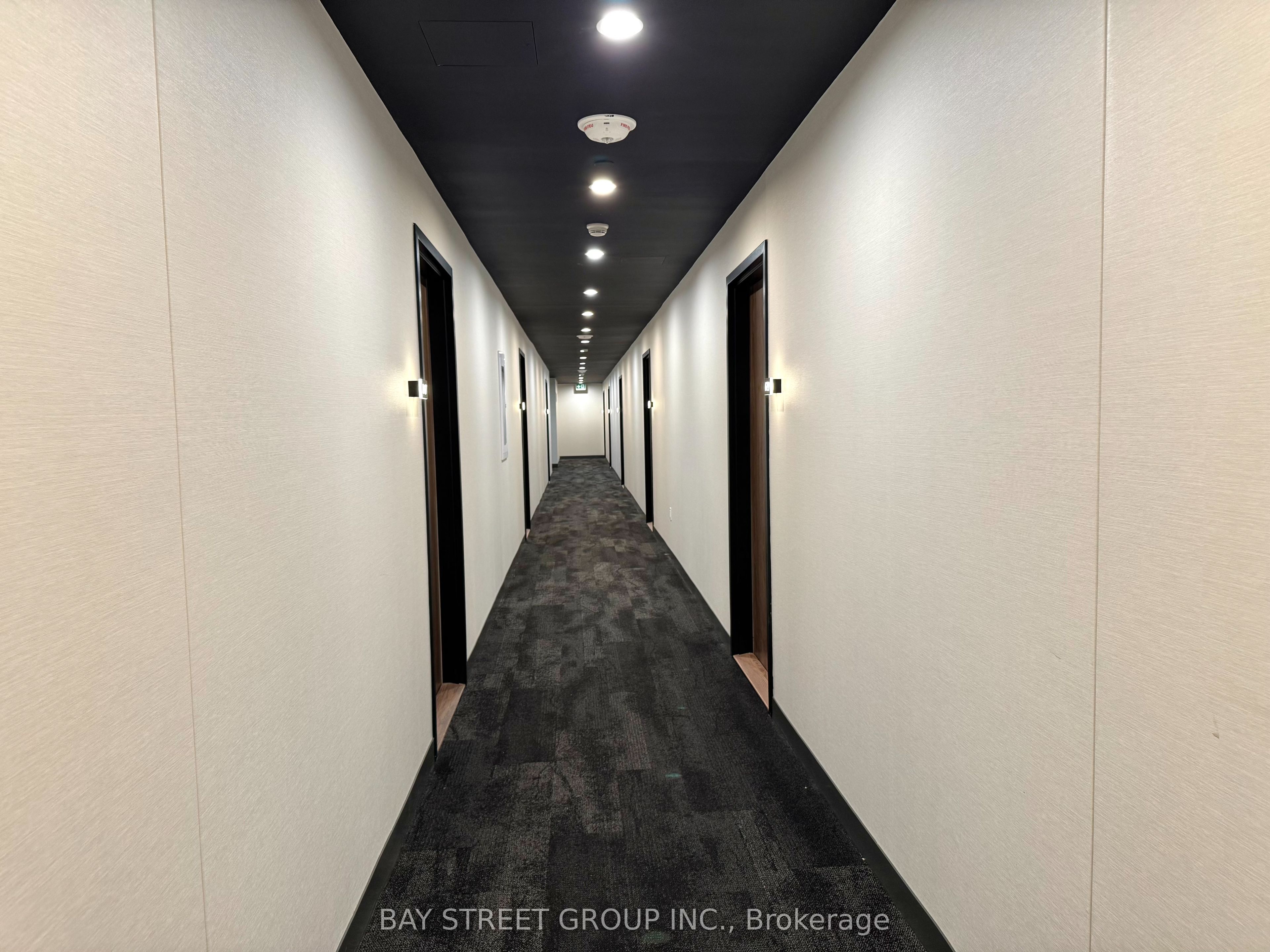 1037 The Queensway N/A 607, Toronto, ON M8Z 0H5 photo 5