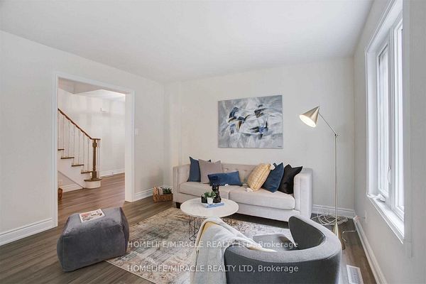 2889 Gulfstream Way, Mississauga, ON L5N 6K3 photo 3