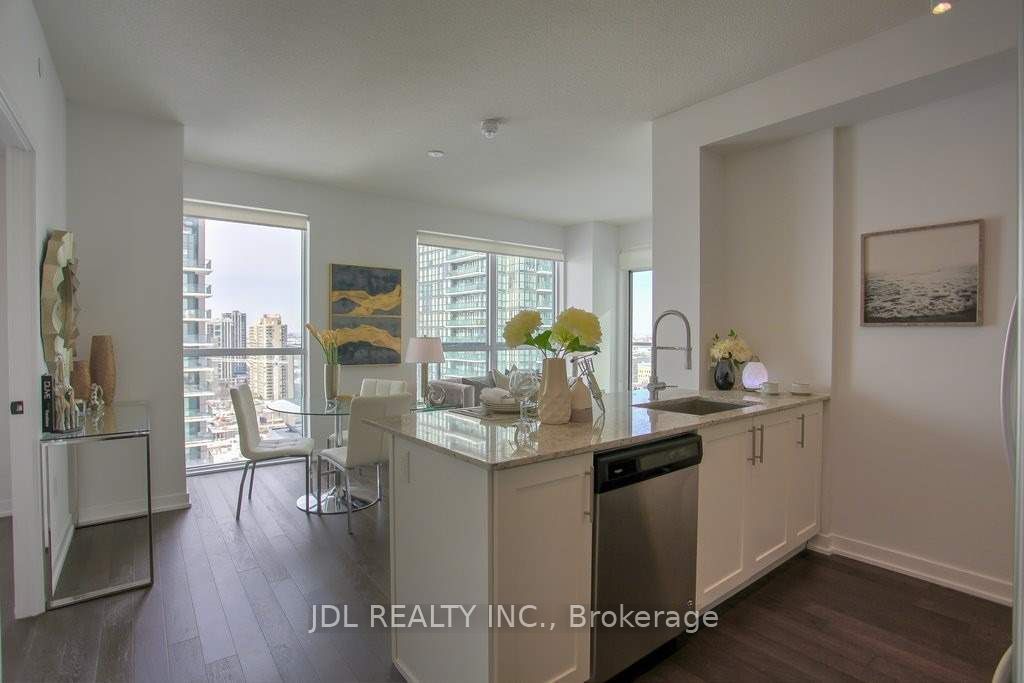 4055 Parkside Village Drive 815, Mississauga, ON L5B 0K8