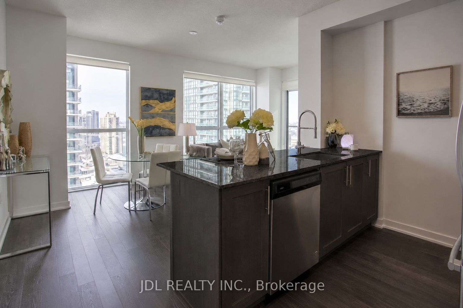 4055 Parkside Village Drive 815, Mississauga, ON L5B 0K8 photo 2