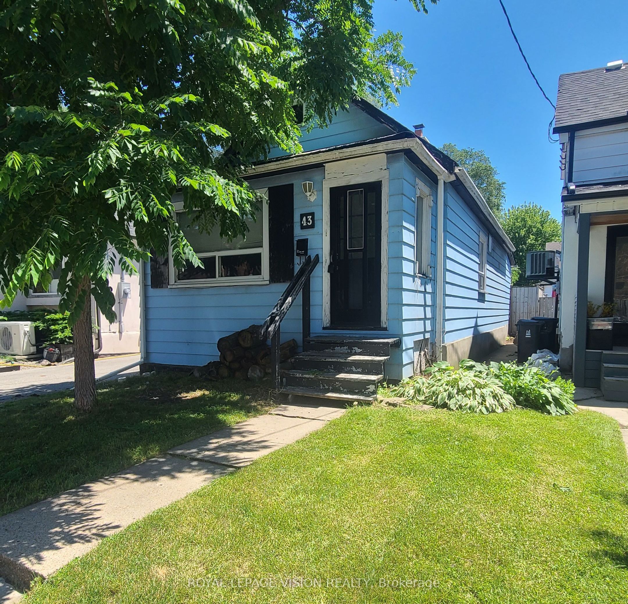 43 Jillson Avenue, Toronto, ON M6S 2P3
